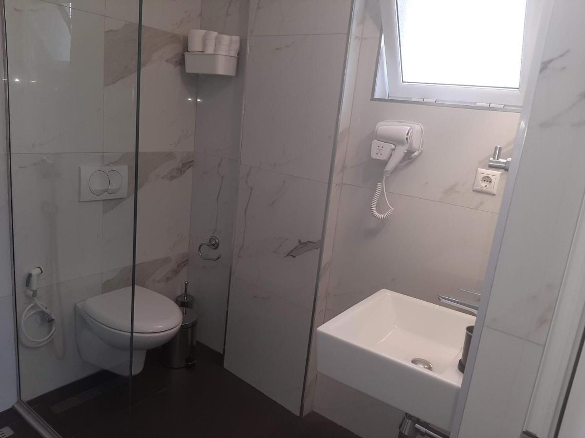 Meto Rooms Sarandë Buitenkant foto