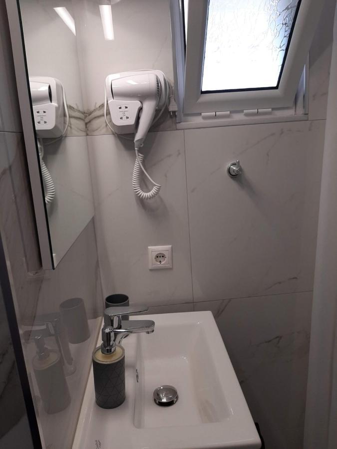 Meto Rooms Sarandë Buitenkant foto