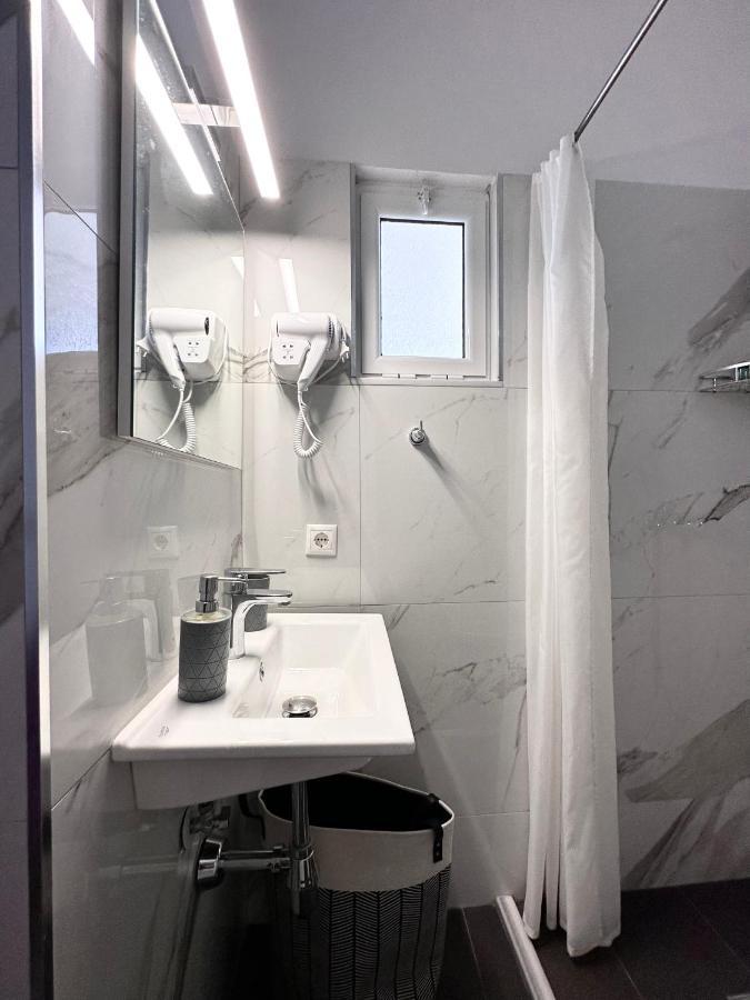 Meto Rooms Sarandë Buitenkant foto
